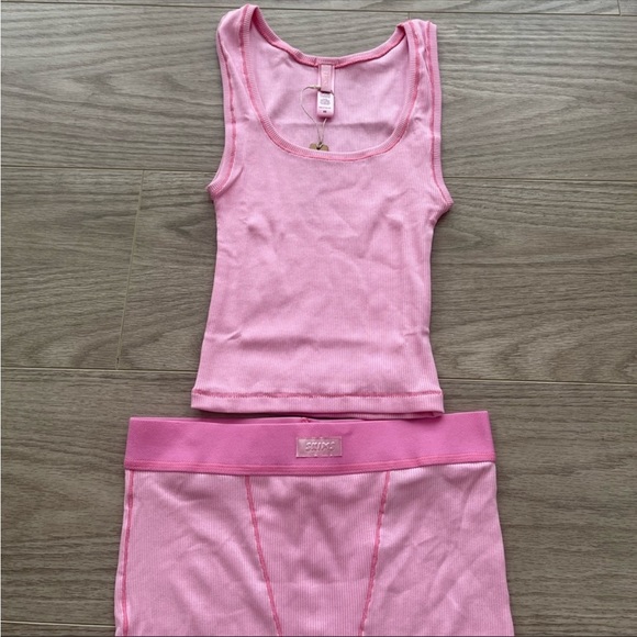 SKIMS BUMBLE GUM PINK size XS